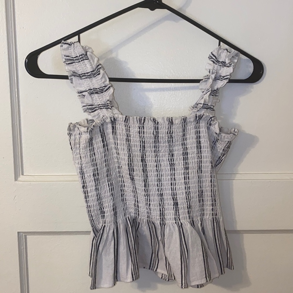 Crop top, sleeve detail